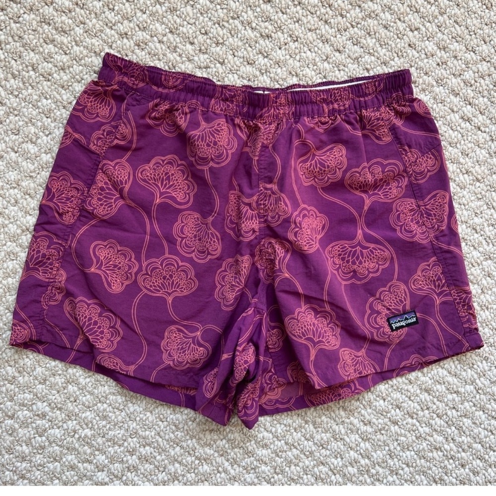 Vintage purple flower Patagonia baggies 5 inch size small